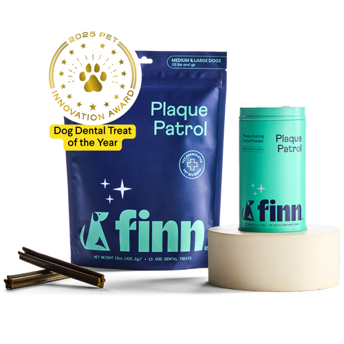 Finn Plaque Patrol dental treats for medium/large dogs with 2025 Pet Innovation Award badge - blue pouch and teal container displayed